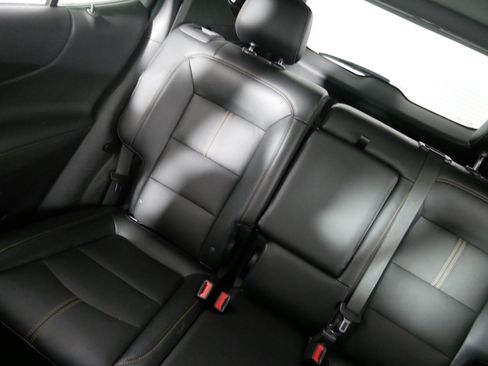 Used 2023 Chevrolet Equinox Premier AWD/4WD image 12