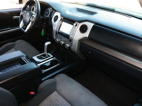 Used 2017 Toyota Tundra SR5 w/ SR5 Upgrade Package image 22