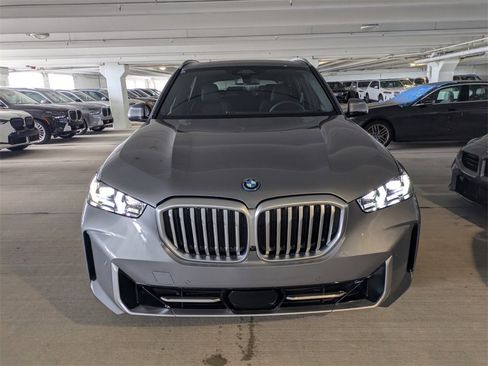 New 2026 BMW X5 xDrive50e image 2