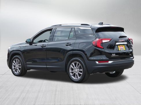 Used 2024 GMC Terrain SLT w/ Infotainment Package II image 5