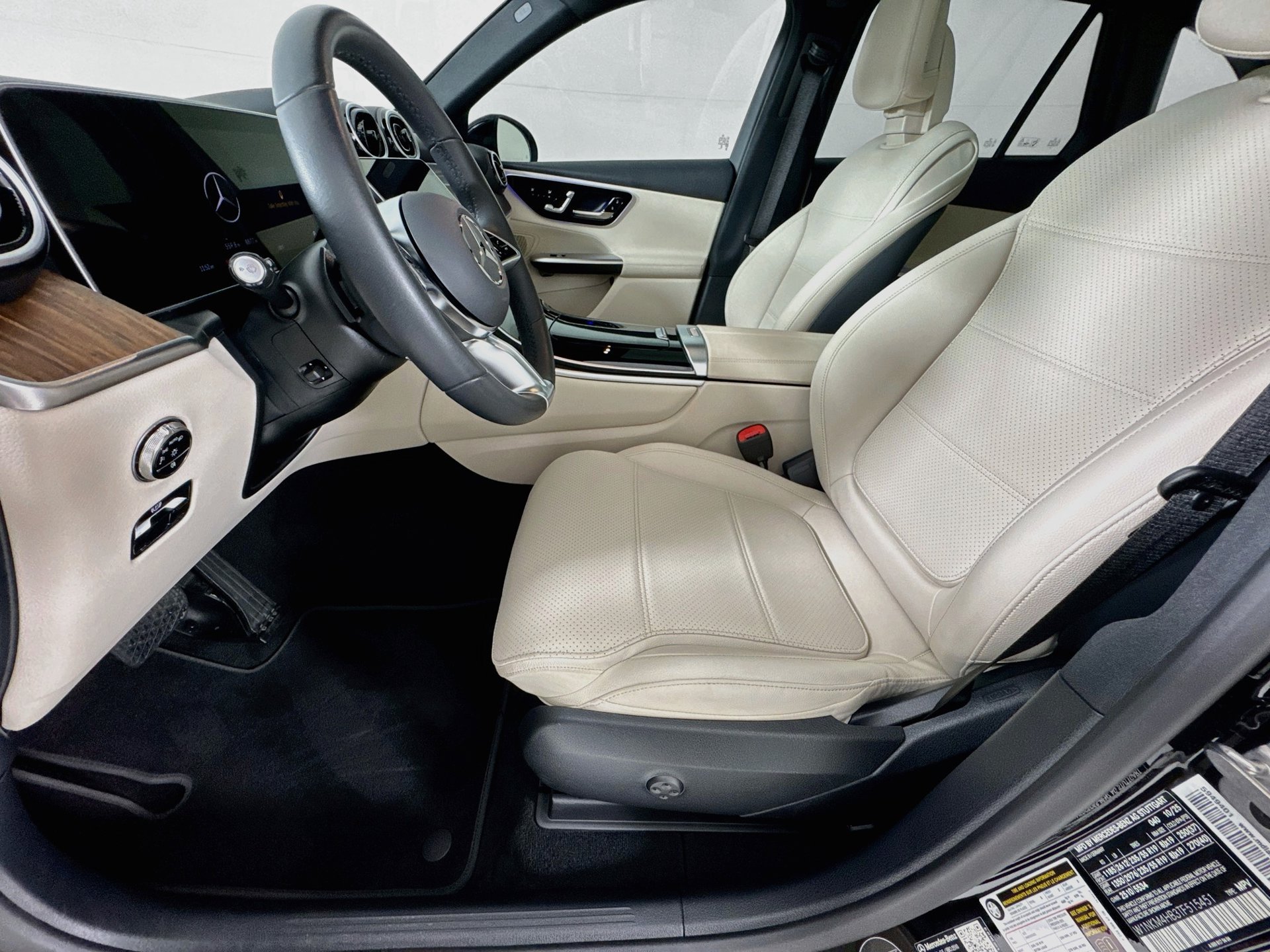 Certified 2026 Mercedes-Benz GLC 300 4MATIC image 21