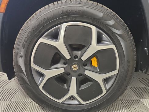 Used 2022 Rivian R1T Launch Edition image 9