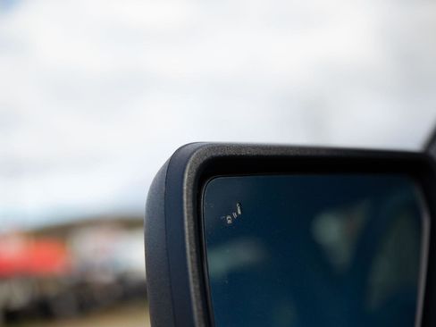 Used 2023 Ford F150 XLT image 2