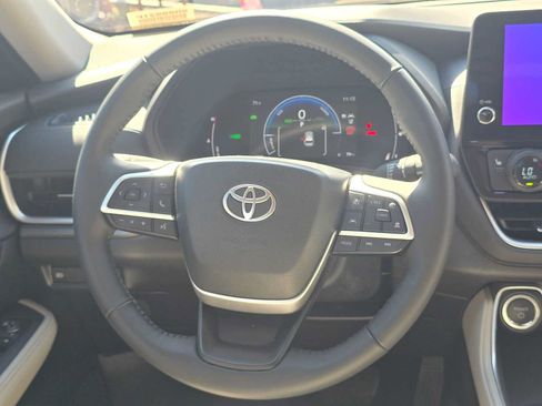 Used 2026 Toyota Grand Highlander AWD Hybrid image 19