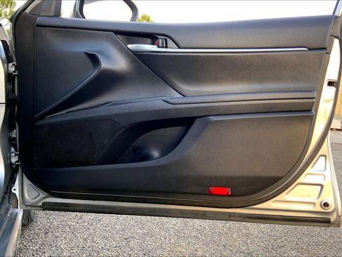 Used 2024 Toyota Camry SE image 21