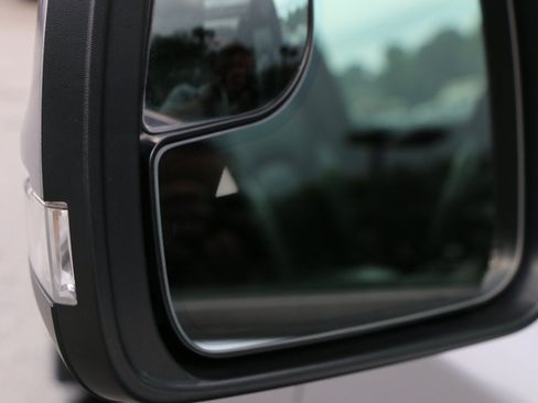 Used 2019 RAM 1500 Laramie AWD/4WD image 15