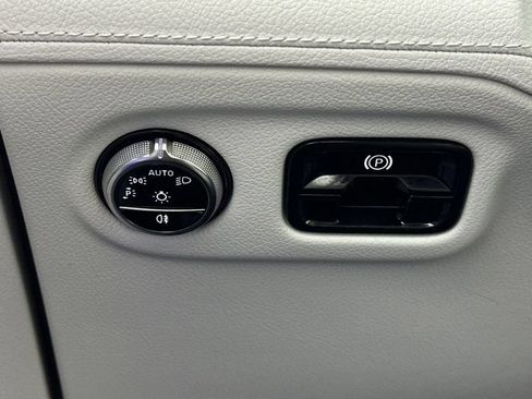 Certified 2026 Mercedes-Benz EQE 320+ SUV image 34