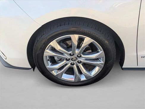 Used 2021 Toyota Sienna Platinum FWD image 22
