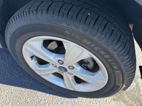 Used 2016 Ford Escape SE w/ Equipment Group 201A image 12