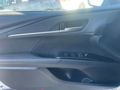 Used 2025 Toyota Camry SE image 18