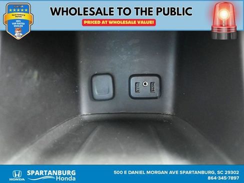 Used 2017 GMC Acadia SLE image 18