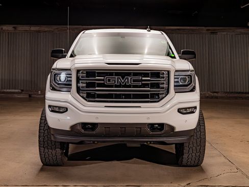 Used 2018 GMC Sierra 1500 SLT image 3