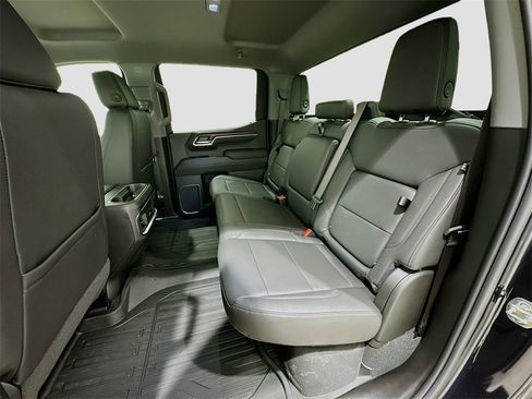 New 2026 GMC Sierra 1500 SLT image 25