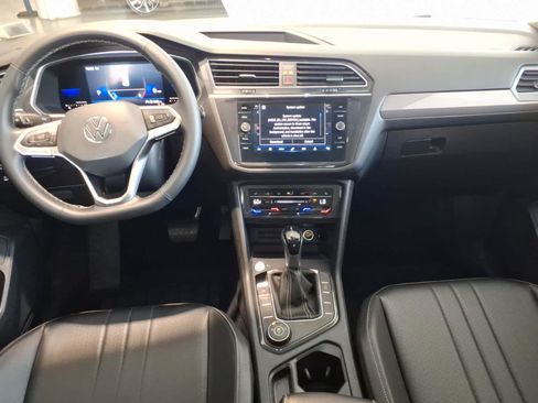 Used 2022 Volkswagen Tiguan SE AWD/4WD image 14