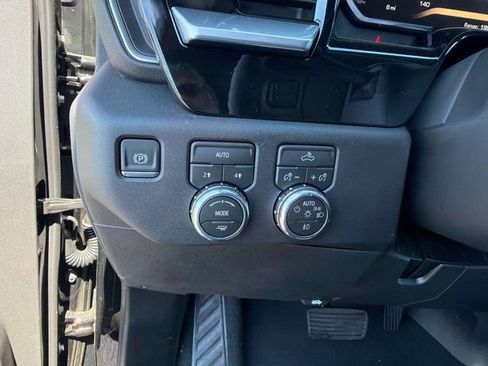 New 2026 GMC Sierra 1500 Elevation image 29