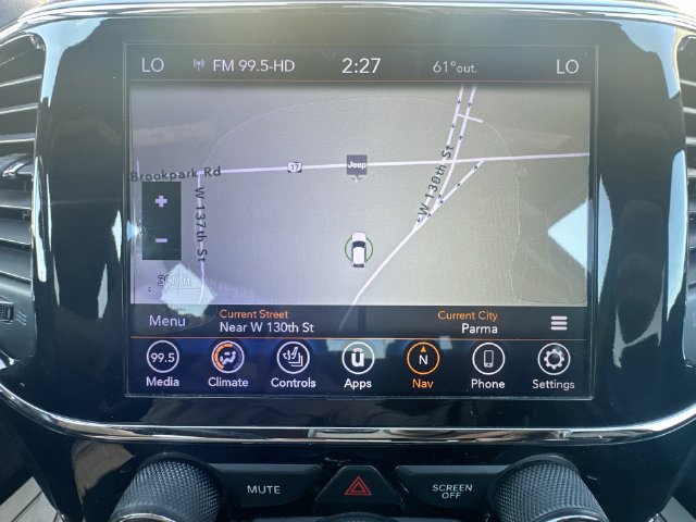 Used 2020 Jeep Grand Cherokee Laredo AWD/4WD image 21