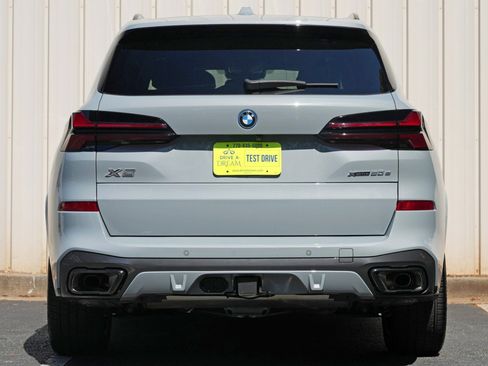 Used 2026 BMW X5 xDrive50e w/ M Sport Package AWD/4WD image 11