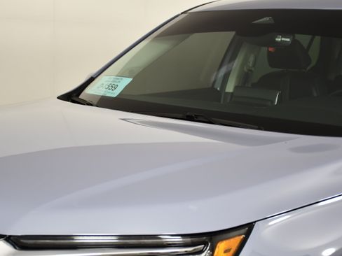 Used 2025 Honda Pilot Touring image 12