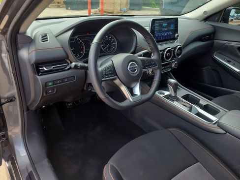 Certified 2021 Nissan Sentra SR FWD image 16