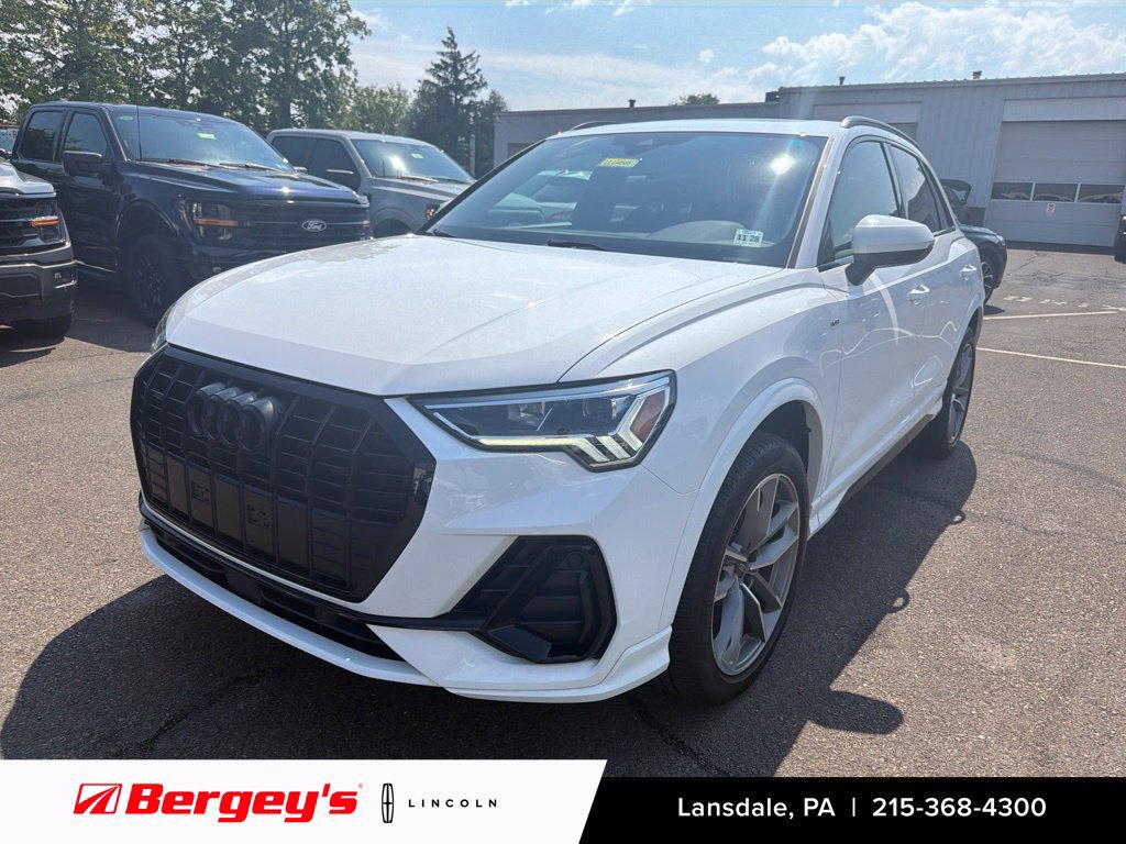 Used 2024 Audi Q3 2.0T Premium w/ Convenience Package AWD/4WD image 1