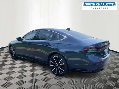 Used 2025 Honda Accord Touring image 6