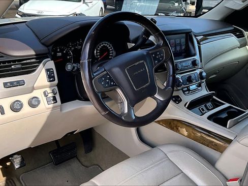 Used 2017 GMC Yukon XL Denali w/ Open Road Package AWD/4WD image 18