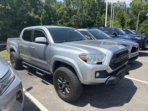 Used 2023 Toyota Tacoma SR5 w/ Technology Package AWD/4WD image 5