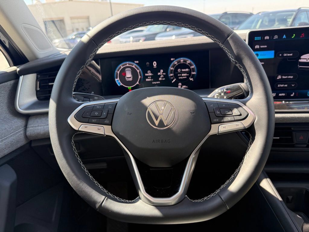 Certified 2025 Volkswagen Tiguan S FWD image 11