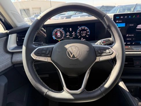 Certified 2025 Volkswagen Tiguan S FWD image 11