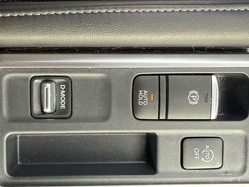 Used 2024 Nissan Pathfinder SV w/ SV Premium Package image 20