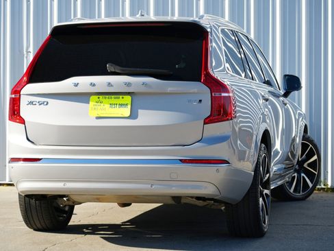 Used 2024 Volvo XC90 B6 Ultimate w/ Lounge Package image 5