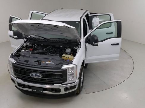 Certified 2023 Ford F250 XL w/ XL Chrome Package image 43