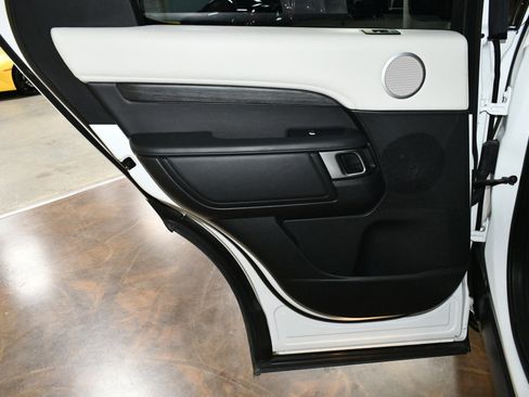 Used 2021 Land Rover Discovery HSE R-Dynamic AWD/4WD image 43