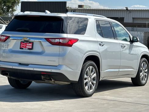Used 2020 Chevrolet Traverse Premier FWD image 3