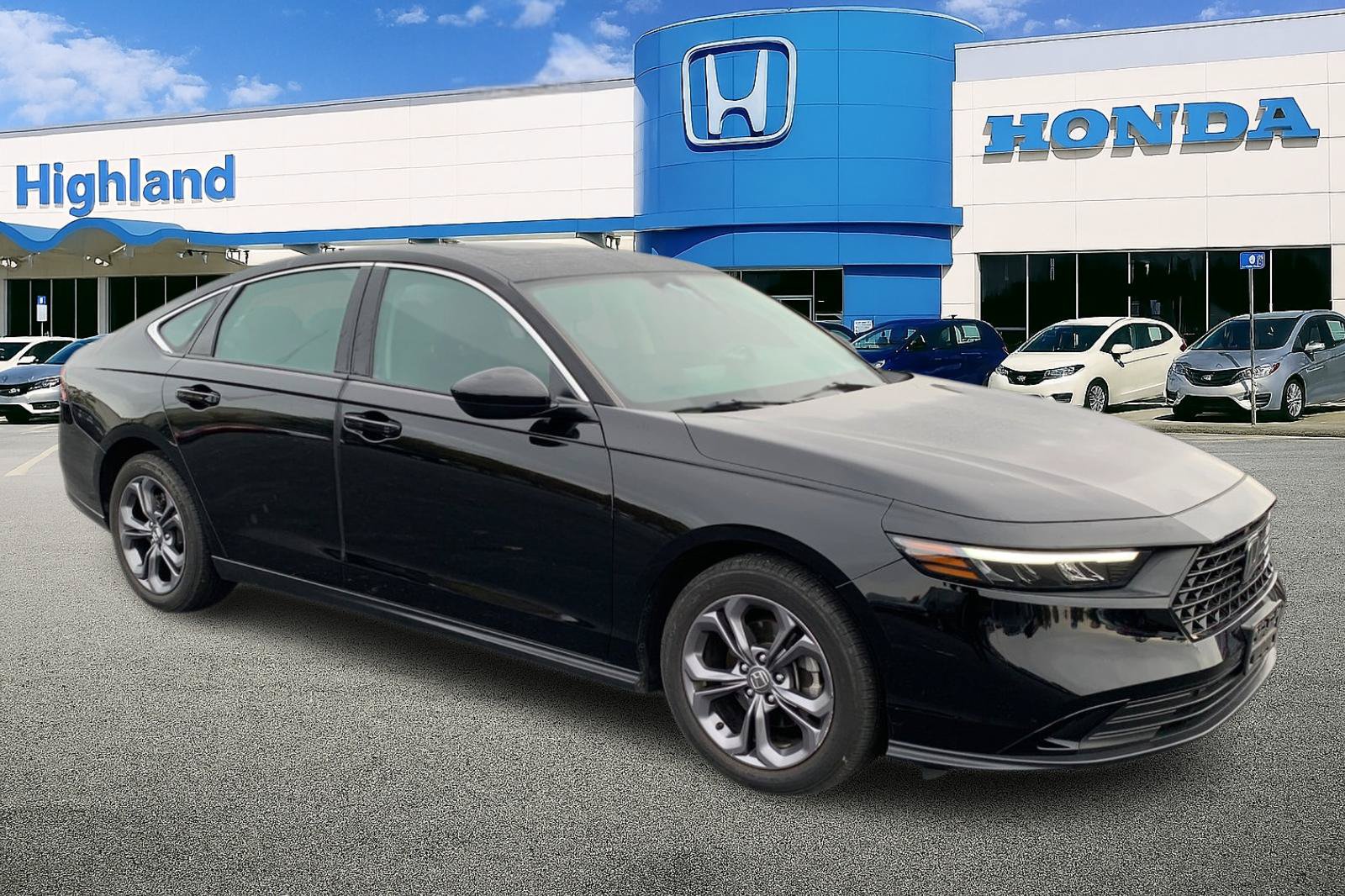 Used 2023 Honda Accord EX image 7