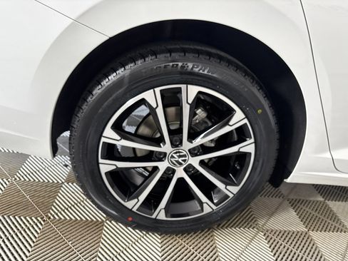Used 2025 Volkswagen Jetta Sport FWD image 31