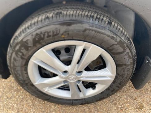 New 2025 Nissan Kicks Play S image 26