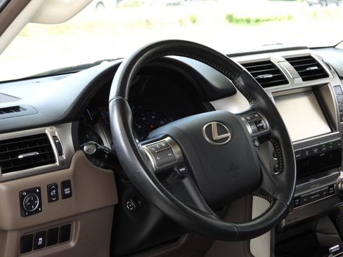 Used 2017 Lexus GX 460 w/ Navigation Package AWD/4WD image 54