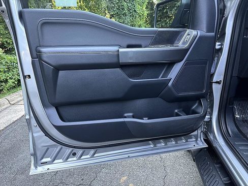 Used 2022 Ford F150 XLT w/ Equipment Group 302A High AWD/4WD image 9
