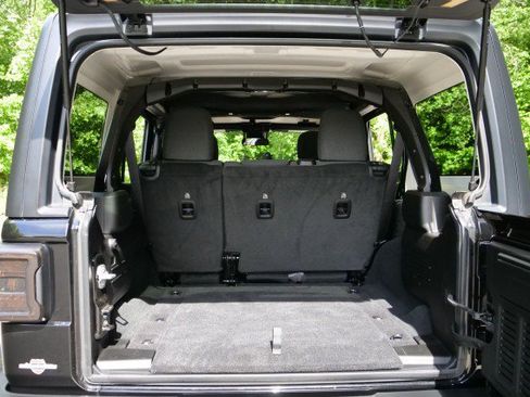 Used 2024 Jeep Wrangler Unlimited Sport AWD/4WD image 29