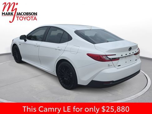 Used 2025 Toyota Camry LE FWD image 13