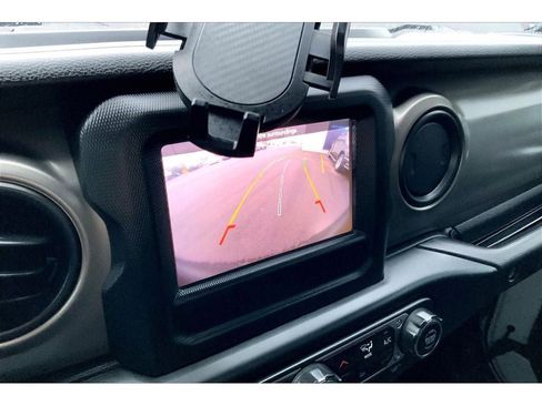 Used 2018 Jeep Wrangler Unlimited Sport S image 22