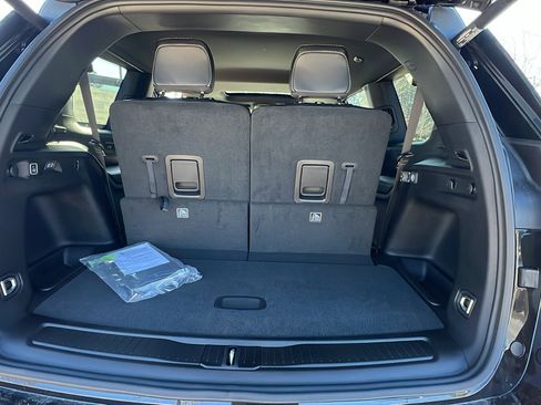 New 2025 Jeep Grand Cherokee L Altitude image 13