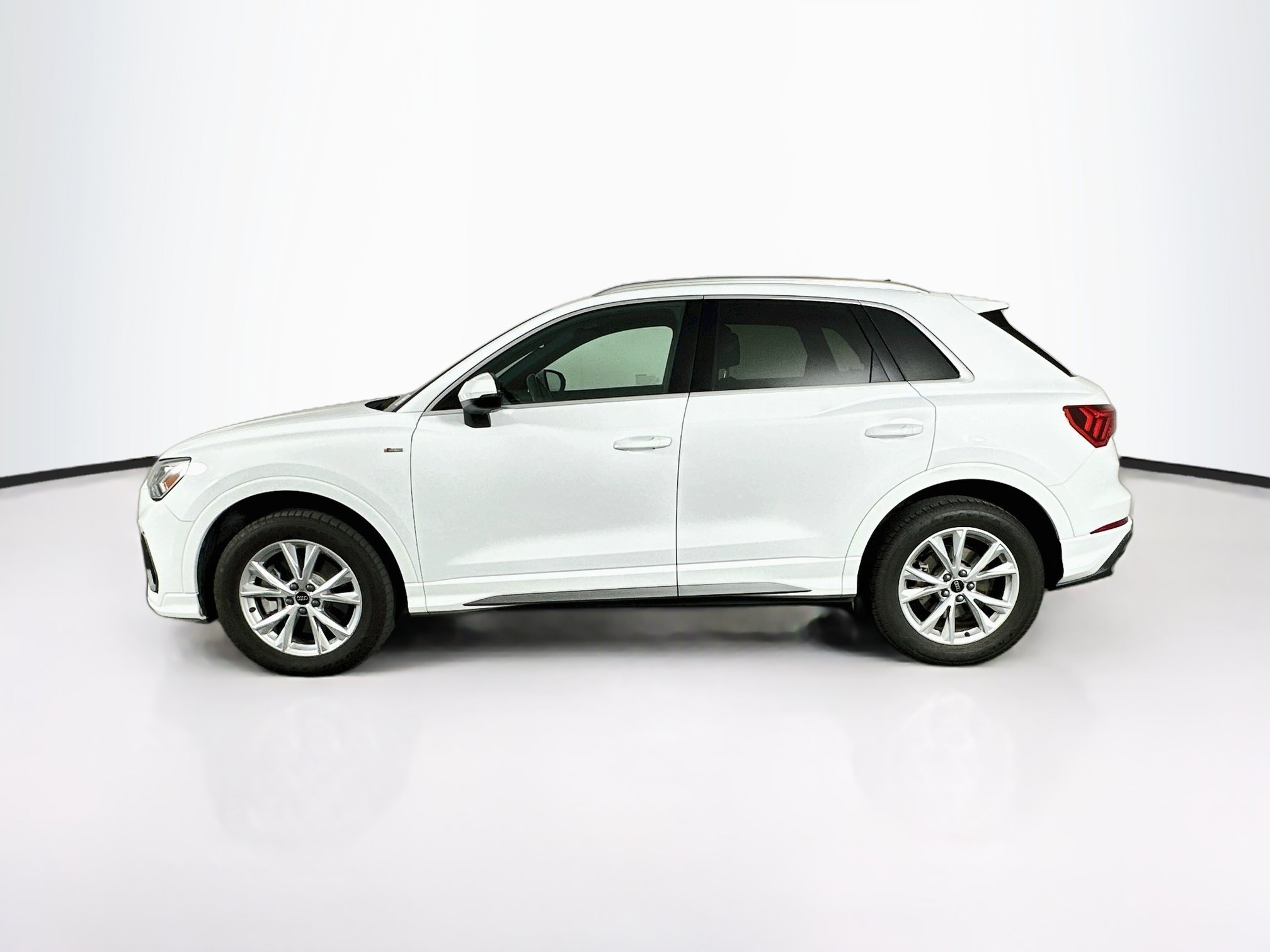 Used 2025 Audi Q3 2.0T Premium AWD/4WD image 4