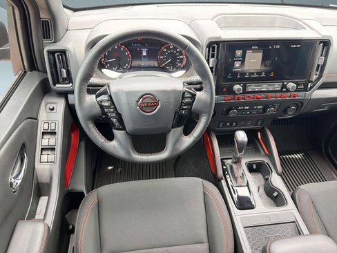 Used 2025 Nissan Frontier PRO-4X w/ Pro Convenience Package AWD/4WD image 26