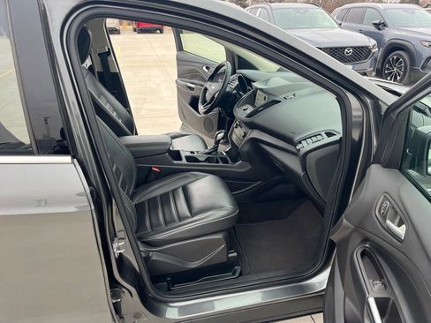 Used 2019 Ford Escape SEL image 16