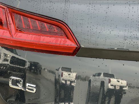 Used 2020 Audi Q5 2.0T Premium w/ Convenience Package image 26