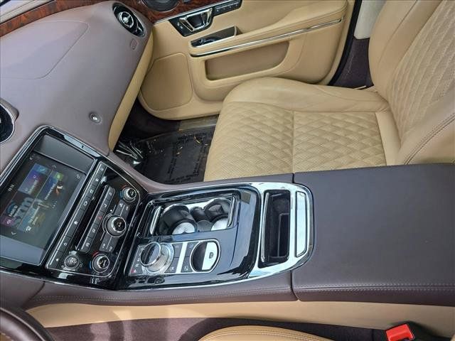 Used 2016 Jaguar XJ L Portfolio AWD/4WD image 25
