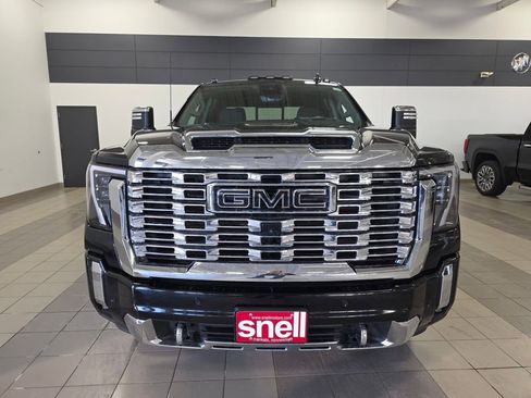 Used 2024 GMC Sierra 3500 Denali w/ Denali Reserve Package image 9