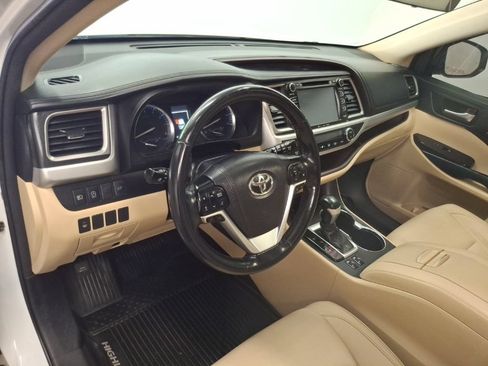 Used 2018 Toyota Highlander AWD V6 image 18
